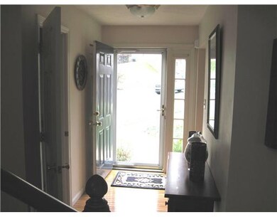 Entry/Foyer.