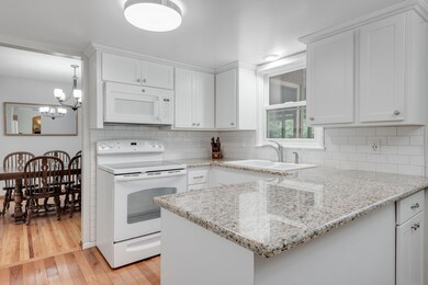 17720 Leemans Ct, Minnetonka, MN 55345 - photo 5