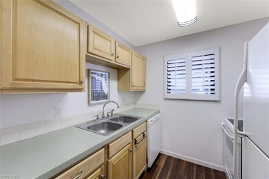 Central Gardens unit 319, Naples, FL 34102 - photo 6