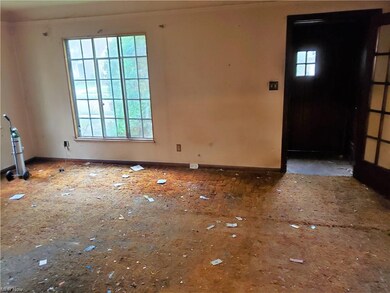 17909 Maplecliff Rd, Cleveland, OH 44119 - photo 3