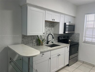 6860 Abbott Ave unit 4, Miami Beach, FL 33141 - photo 5