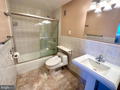 Skyline Plaza unit 2306N, Baileys Crossroads, VA 22041 - photo 7
