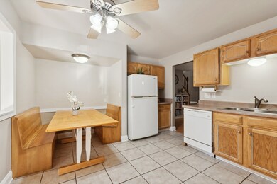 1910 Sapphire Ln, Aurora, IL 60506 - photo 4