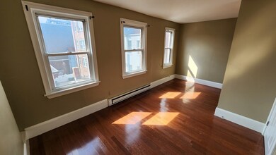 4 Wilbur Ct unit 3, Boston, MA 02128 - photo 6