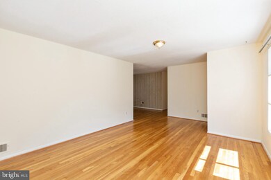 12913 Forest View Dr, Beltsville, MD 20705 - photo 6