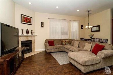 14721 Forest Edge Dr, Sylmar, CA 91342 - photo 4