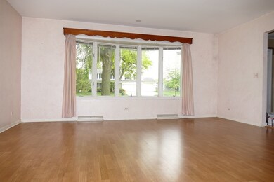 28W462 Leverenz Rd, Naperville, IL 60564 - photo 4