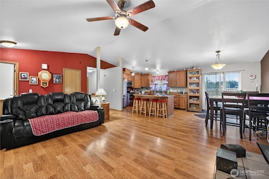 214 Cedar St, Steilacoom, WA 98388 - photo 4