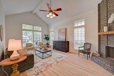 23 S Drifting Leaf Ct, Spring, TX 77380 - photo 5