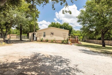 603 Highland Cir, Springtown, TX 76082 - photo 2
