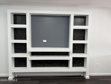 1405 W Walnut St, Coal Township, PA 17866 - photo 6