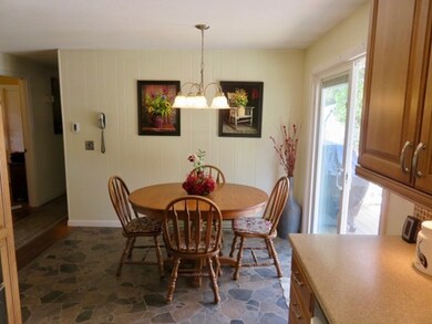 9 Plain St, Easthampton, MA 01027 - photo 6