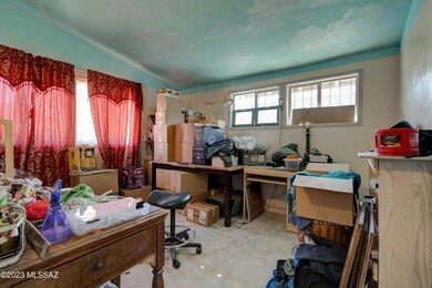 2220_E_35th_St-7