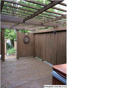 Fantastic courtyard off den, perfect for grilling 