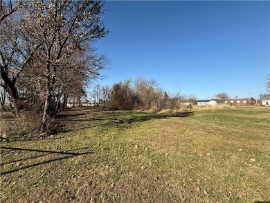 207 S West St, Coffey, MO 64636 - photo 2