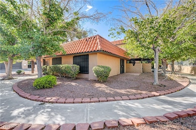 6651 Bubbling Brook Dr unit A, Las Vegas, NV 89107 - photo 3