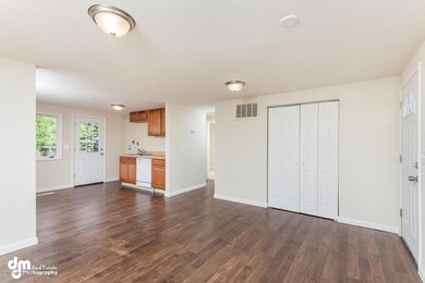 1305 Atkinson Dr Anchorage AK-large-014-