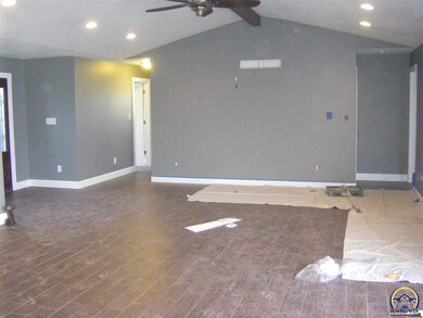 4204 SW Stonybrook Dr, Topeka, KS 66610 - photo 2