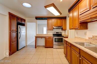 17806 N Lindgren Ave, Sun City, AZ 85373 - photo 7