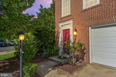 8933 Singleleaf Cir, Lorton, VA 22079 - photo 5