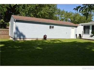 869 Lee Ave, North Tonawanda, NY 14120 - photo 4