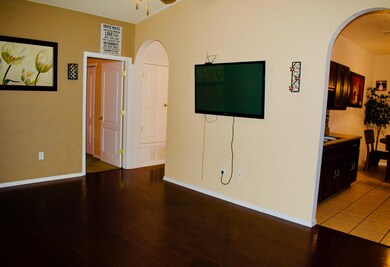 621 Villa Victoria Dr, El Paso, TX 79928 - photo 4