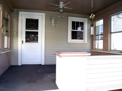 507 Monroe St, Berwick, PA 18603 - photo 2