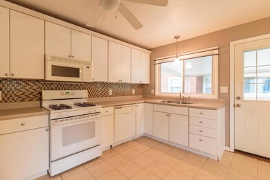 384 Pineview Dr, Columbus, OH 43213 - photo 7