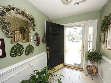 1516 Arden Ct foyer