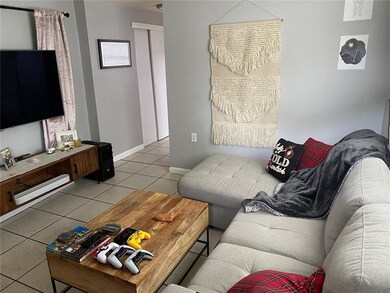 1011½ 14 St N, Saint Petersburg, FL 33705 - photo 5