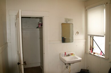 80 1/2 Miami St unit
