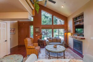 Living room2