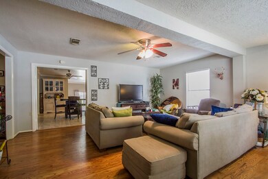 734 Wilken St, Houston, TX 77008 - photo 4