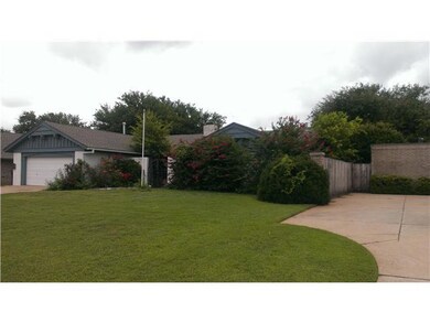 11900 Camelot Dr, Oklahoma City, OK 73120 - photo 3