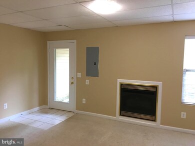 305 Mcdaniel Dr, Purcellville, VA 20132 - photo 3