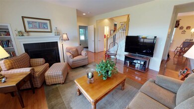 125 Catamount Rd unit 9B, Hartford, VT 05001 - photo 6