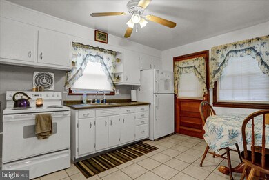 3419 Fremont St, Reading, PA 19605 - photo 5