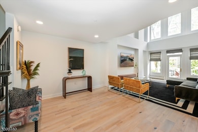 Port Liberté
Port Liberté unit 14, Jersey City, NJ 07305 - photo 3