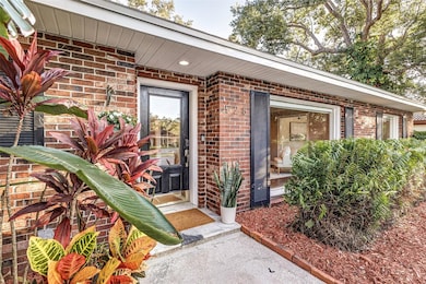 528 Laurel Ln, Lakeland, FL 33813 - photo 2