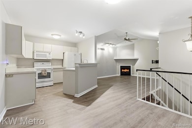 1563 N Bywood Ave unit 6, Clawson, MI 48017 - photo 3