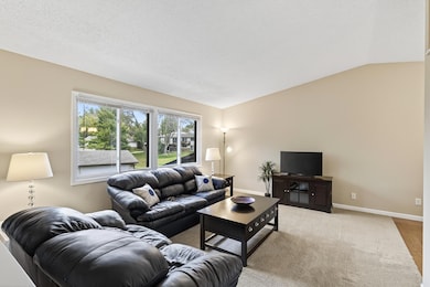 4401 Clover Ln unit B, Saint Paul, MN 55122 - photo 5