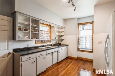 1461 W 7th St, Davenport, IA 52802 - photo 6