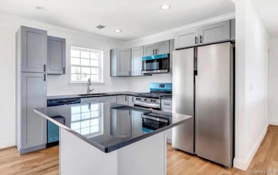 20 10th St, Lake Ronkonkoma, NY 11779 - photo 2