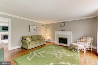 13005 Heil Manor Dr, Reisterstown, MD 21136 - photo 4