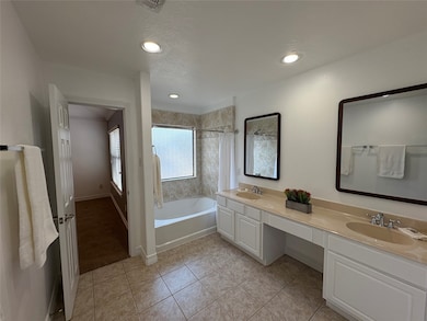 3710 Sherwood Ln unit 102, Houston, TX 77092 - photo 4