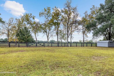 311 Acorn Dr-26