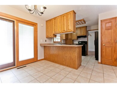 Eat-in Kitchen