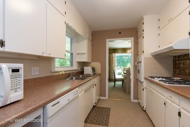 2939 W Bonnie Brook Ln, Waukegan, IL 60087 - photo 7