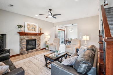 2747 NW 154th Ct, Clive, IA 50325 - photo 4