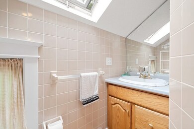 62 Waldorf Rd unit 62, Newton Upper Falls, MA 02464 - photo 5